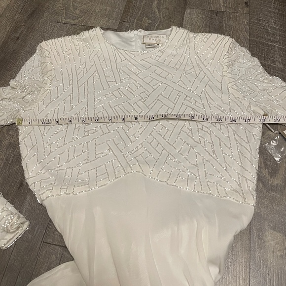 Victoria Royal White Long Sleeve Gown size 12 - Picture 12 of 16